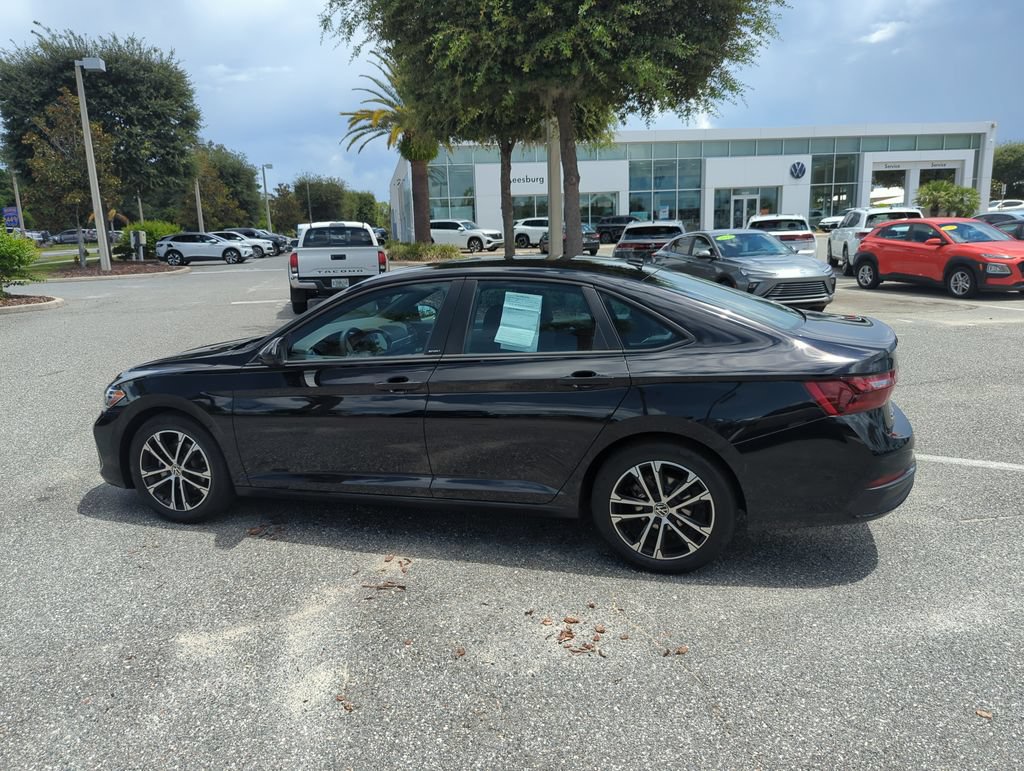 Used 2024 Volkswagen Jetta Sport FWD image 10