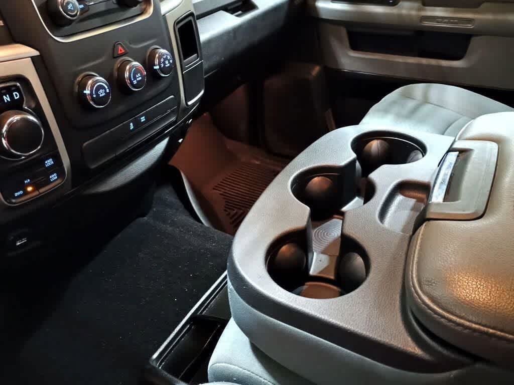 Used 2019 RAM 1500 Classic SLT AWD/4WD image 14