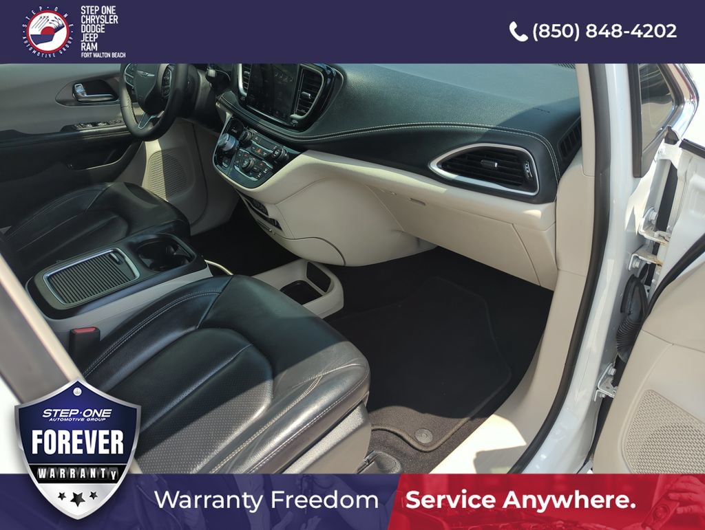 Used 2022 Chrysler Pacifica Touring-L FWD image 34