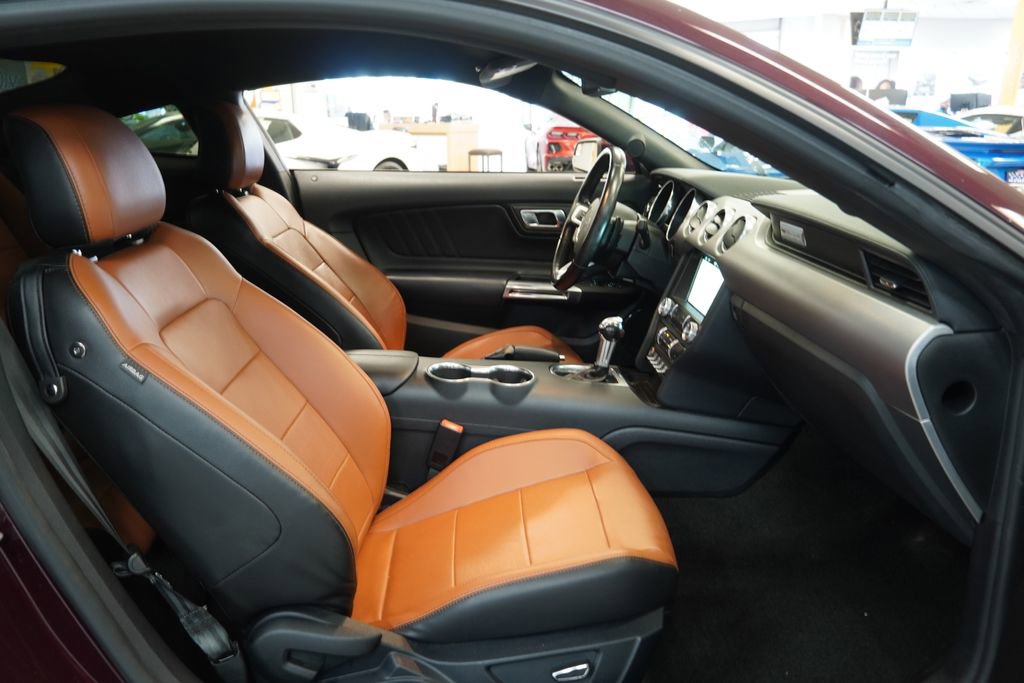 Used 2018 Ford Mustang Premium image 29