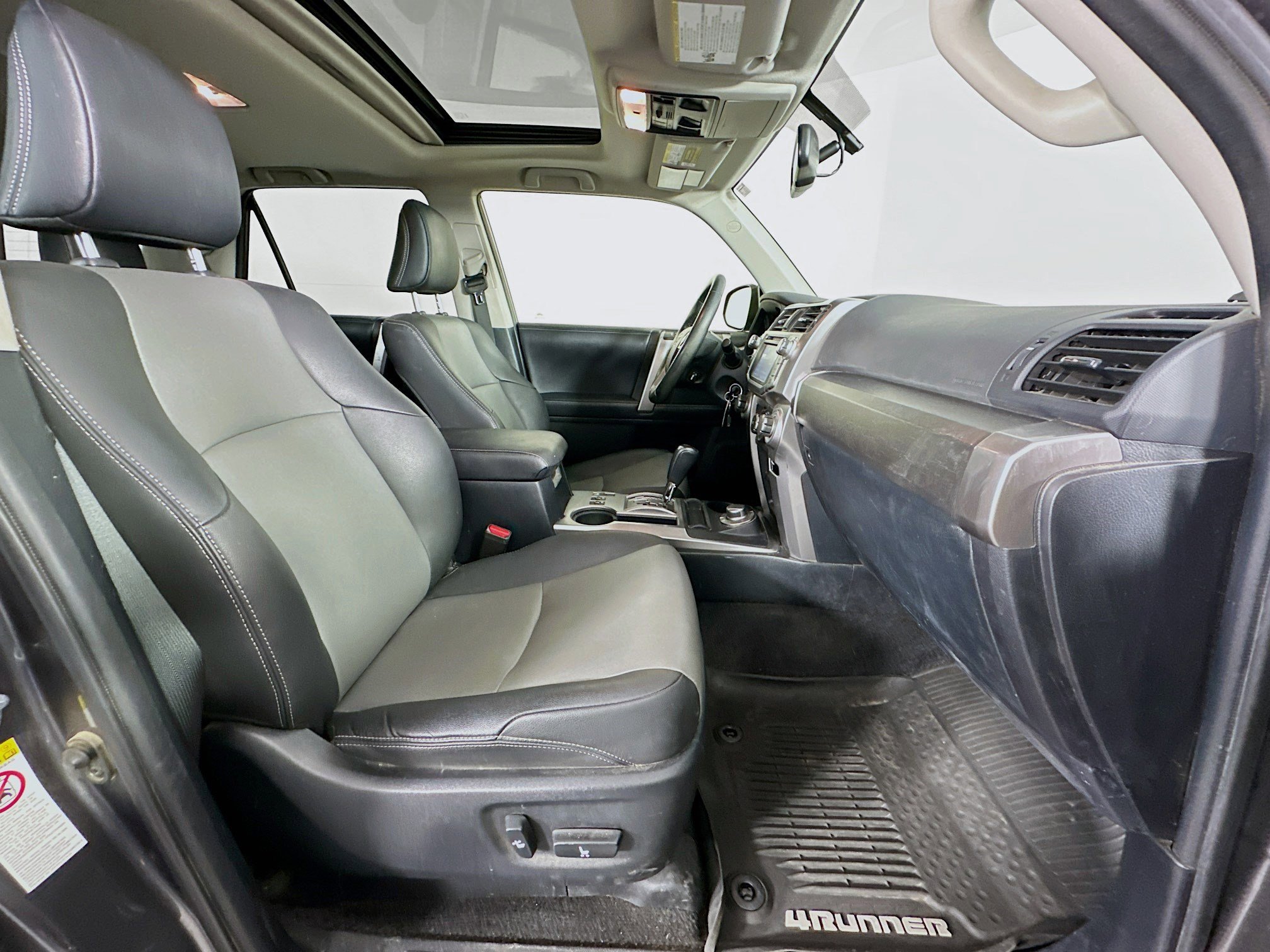 Used 2019 Toyota 4Runner SR5 image 32