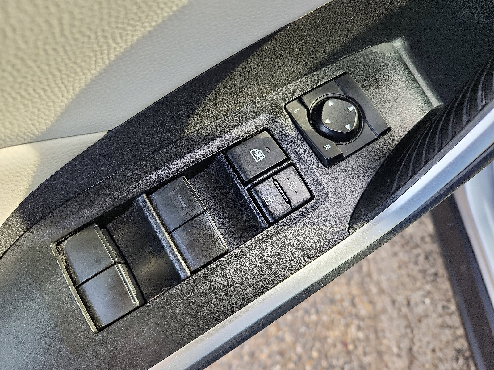 Used 2021 Toyota RAV4 XLE w/ XLE Grade Weather Package image 13