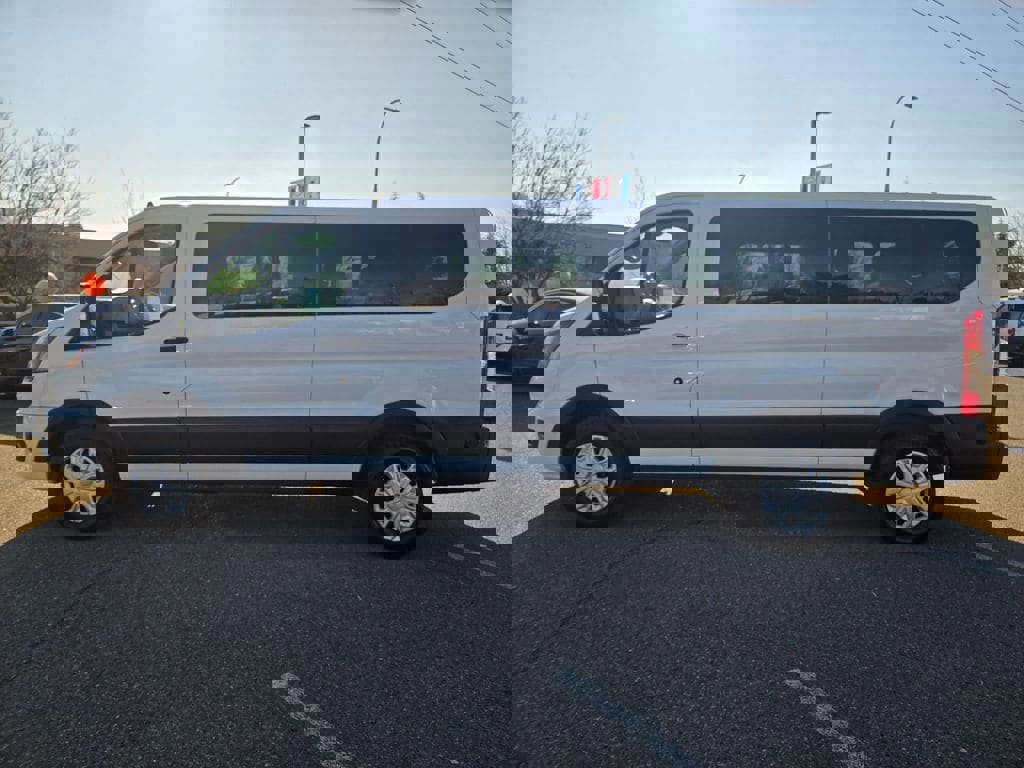 Used 2024 Ford Transit 350 XLT image 8