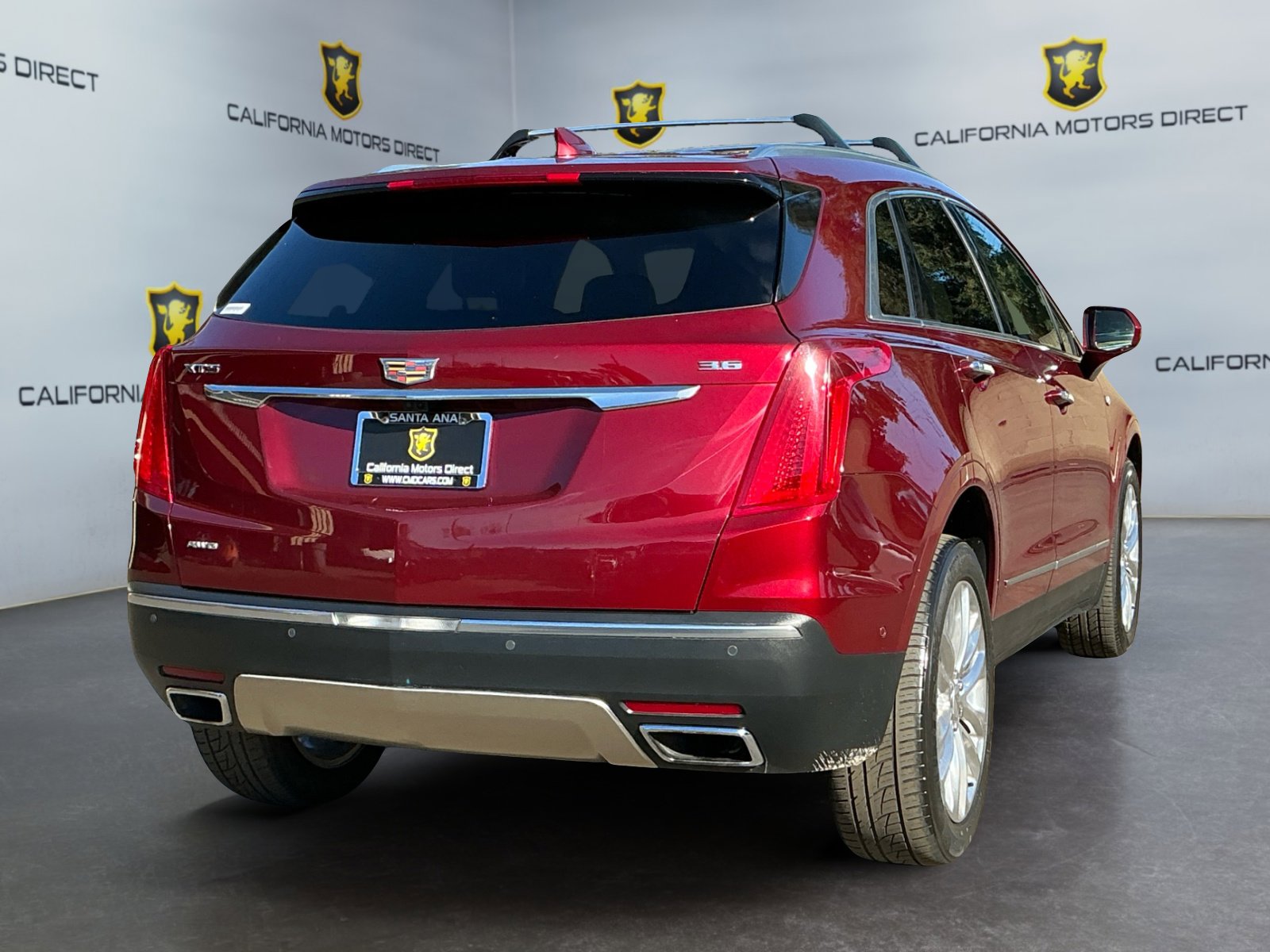 Used 2017 Cadillac XT5 Platinum w/ Driver Assist Package image 5