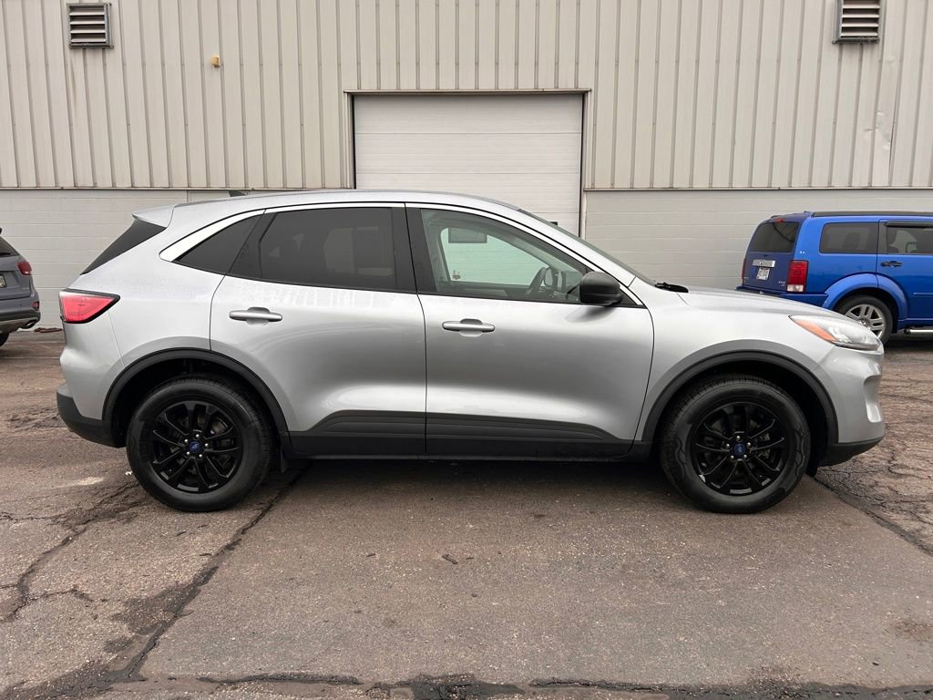 Used 2022 Ford Escape SE w/ Cold Weather Package image 8
