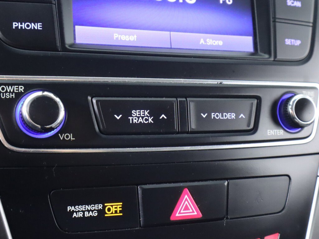 Used 2018 Hyundai Santa Fe Sport AWD/4WD image 21
