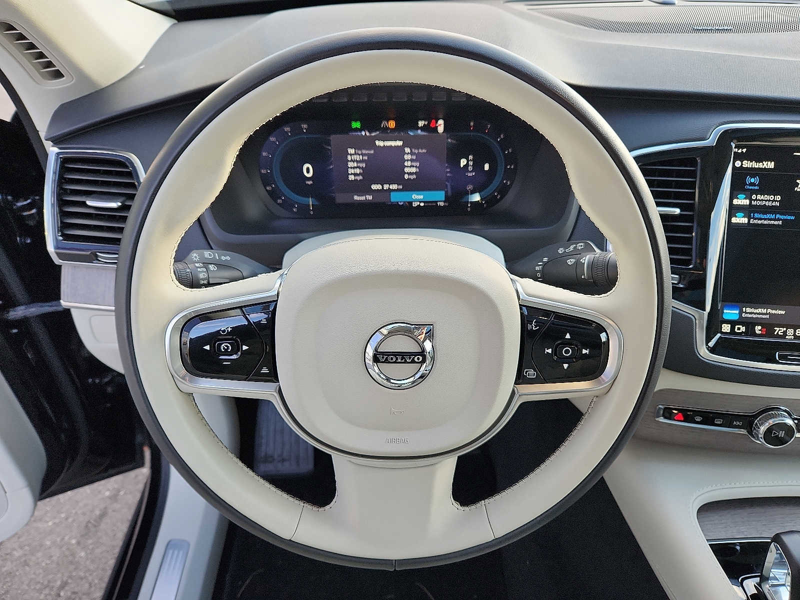 Certified 2023 Volvo XC90 B6 Plus w/ Protection Package Premier image 19