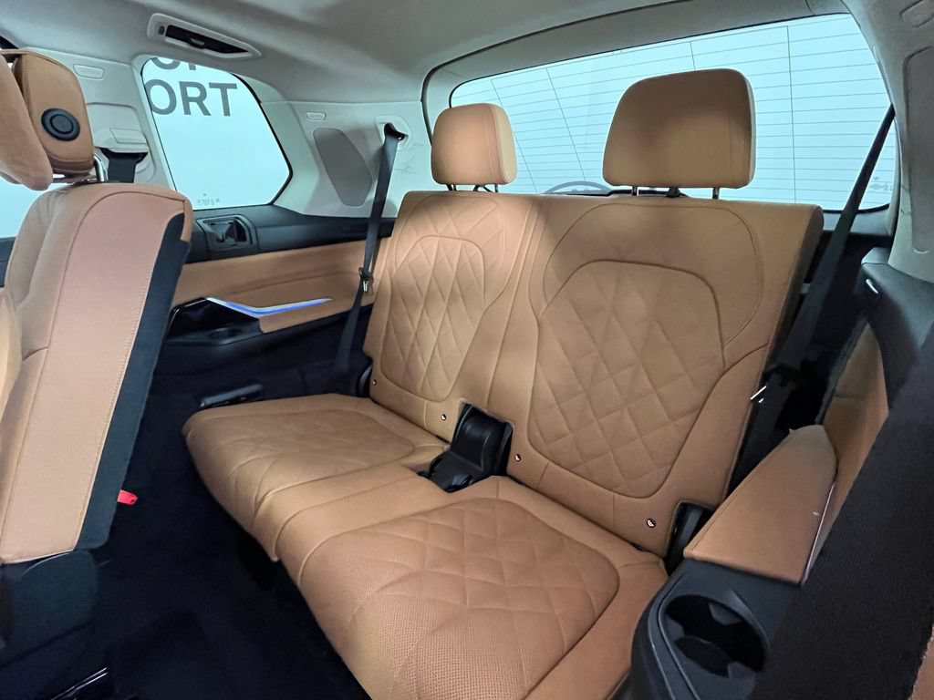Used 2026 BMW X7 xDrive40i AWD/4WD image 23