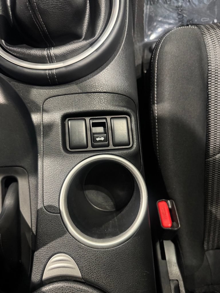 Used 2020 Nissan 370Z Coupe RWD image 22