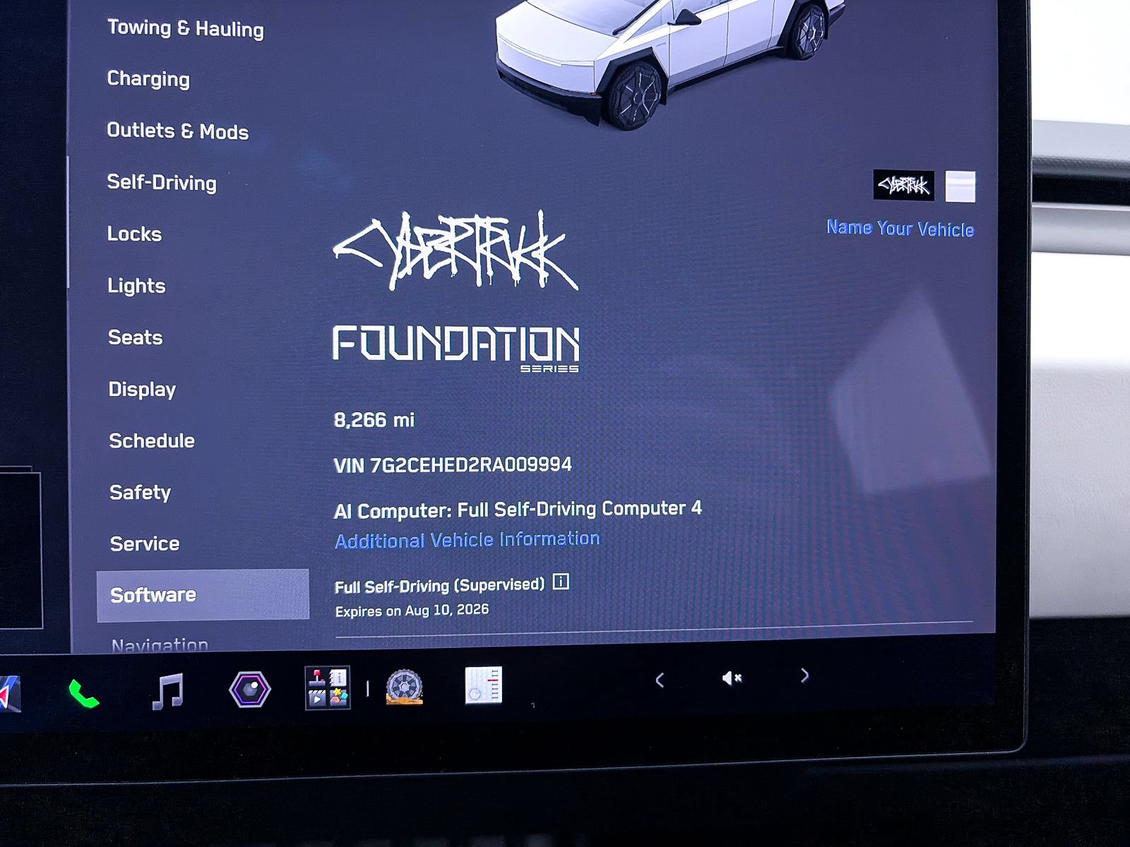 Used 2024 Tesla Cybertruck AWD Crew Cab image 32