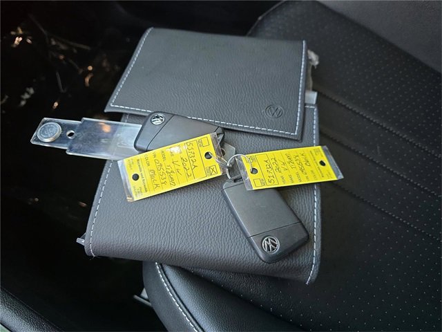 Used 2022 Volkswagen Tiguan SE image 27