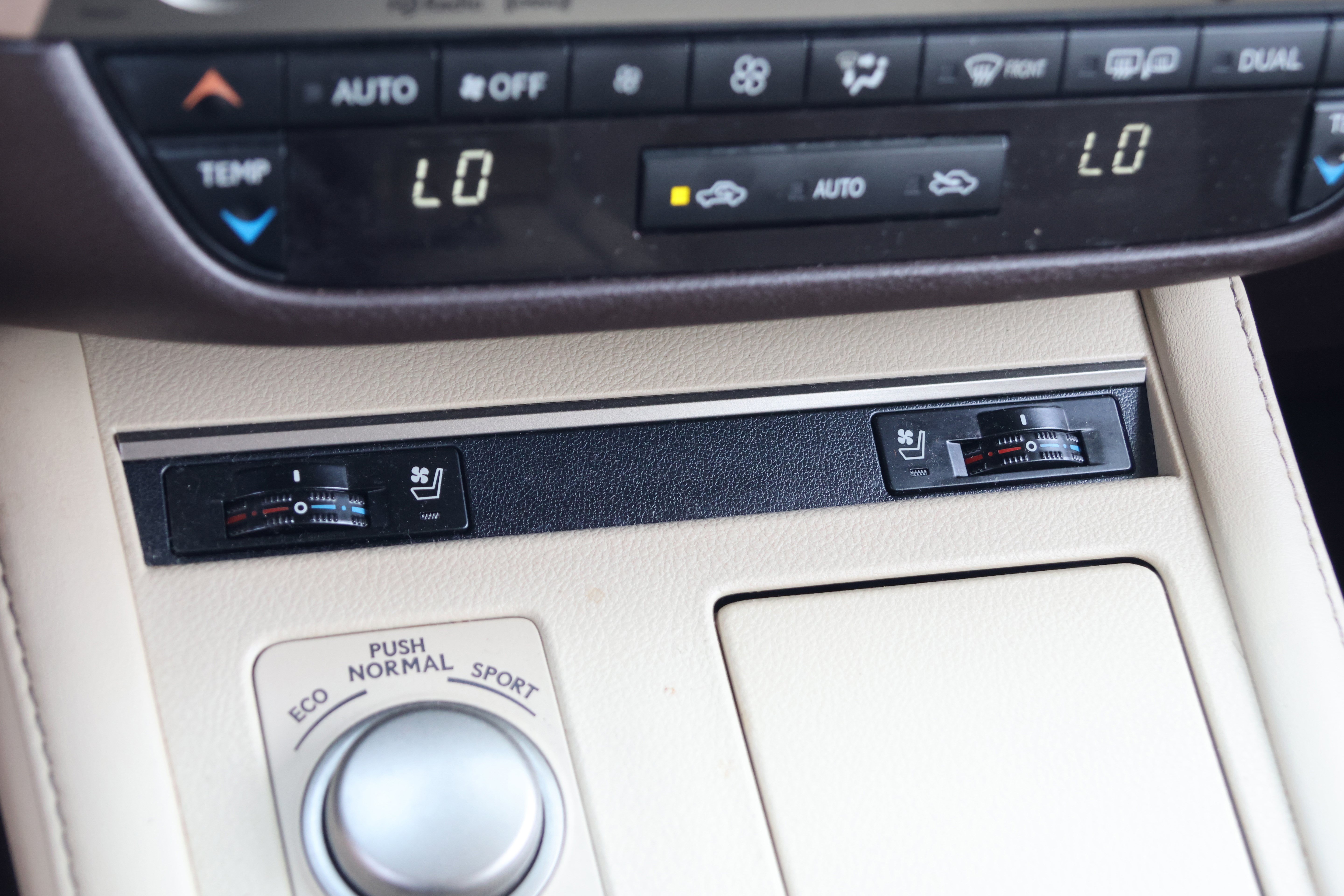 Used 2017 Lexus ES 350 w/ Premium Package FWD image 28