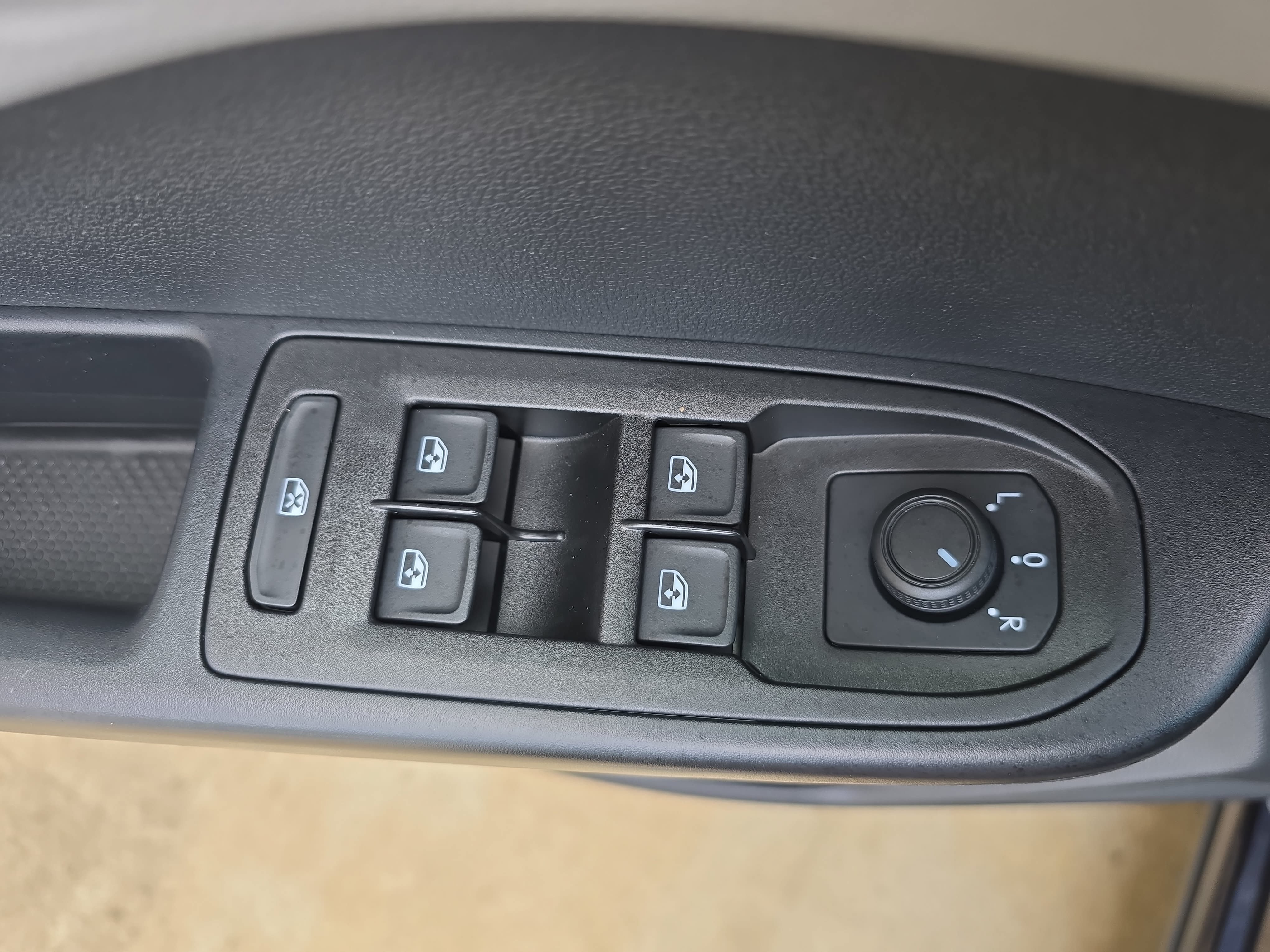 Used 2023 Volkswagen Taos S FWD image 26