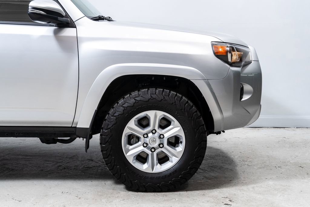 Used 2022 Toyota 4Runner SR5 Premium w/ Moonroof Package AWD/4WD image 12