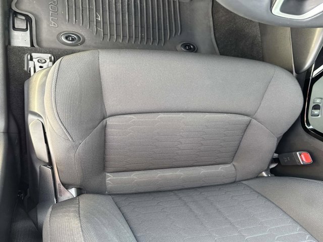 Certified 2025 Toyota Corolla SE image 9