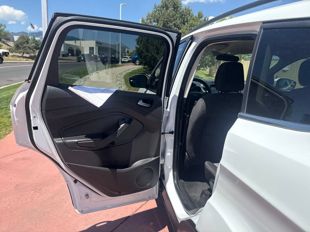 Used 2018 Ford Escape SE w/ SE Sync 3 Package AWD/4WD image 18
