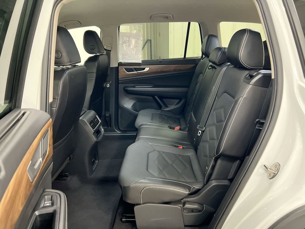 Used 2024 Volkswagen Atlas SE AWD/4WD image 22