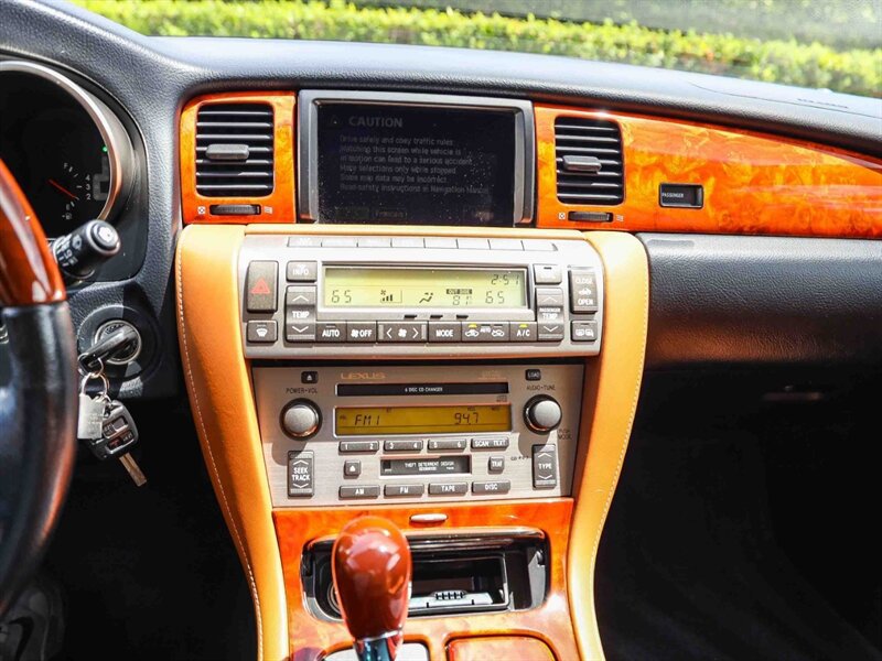 Used 2005 Lexus SC 430 Convertible w/ Preferred Accessory Pkg RWD image 31