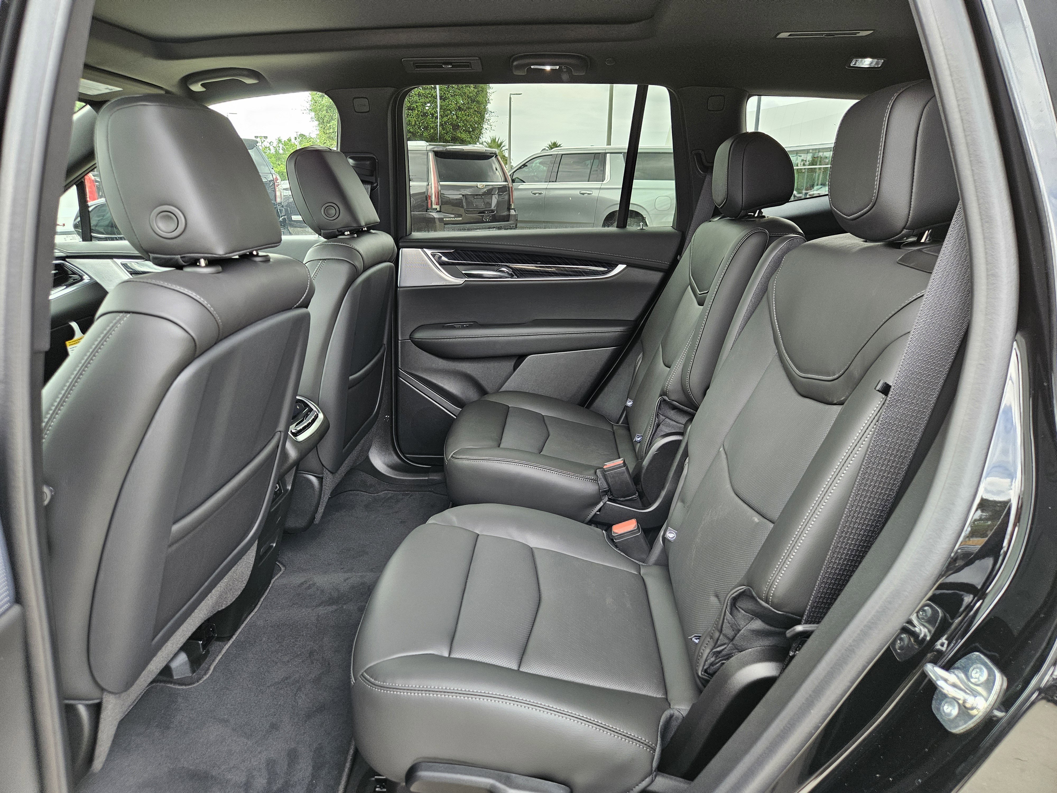 New 2025 Cadillac XT6 Premium Luxury w/ Technology Package FWD image 14