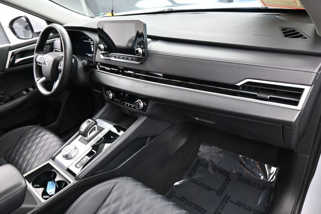 Used 2024 Mitsubishi Outlander SEL FWD image 45