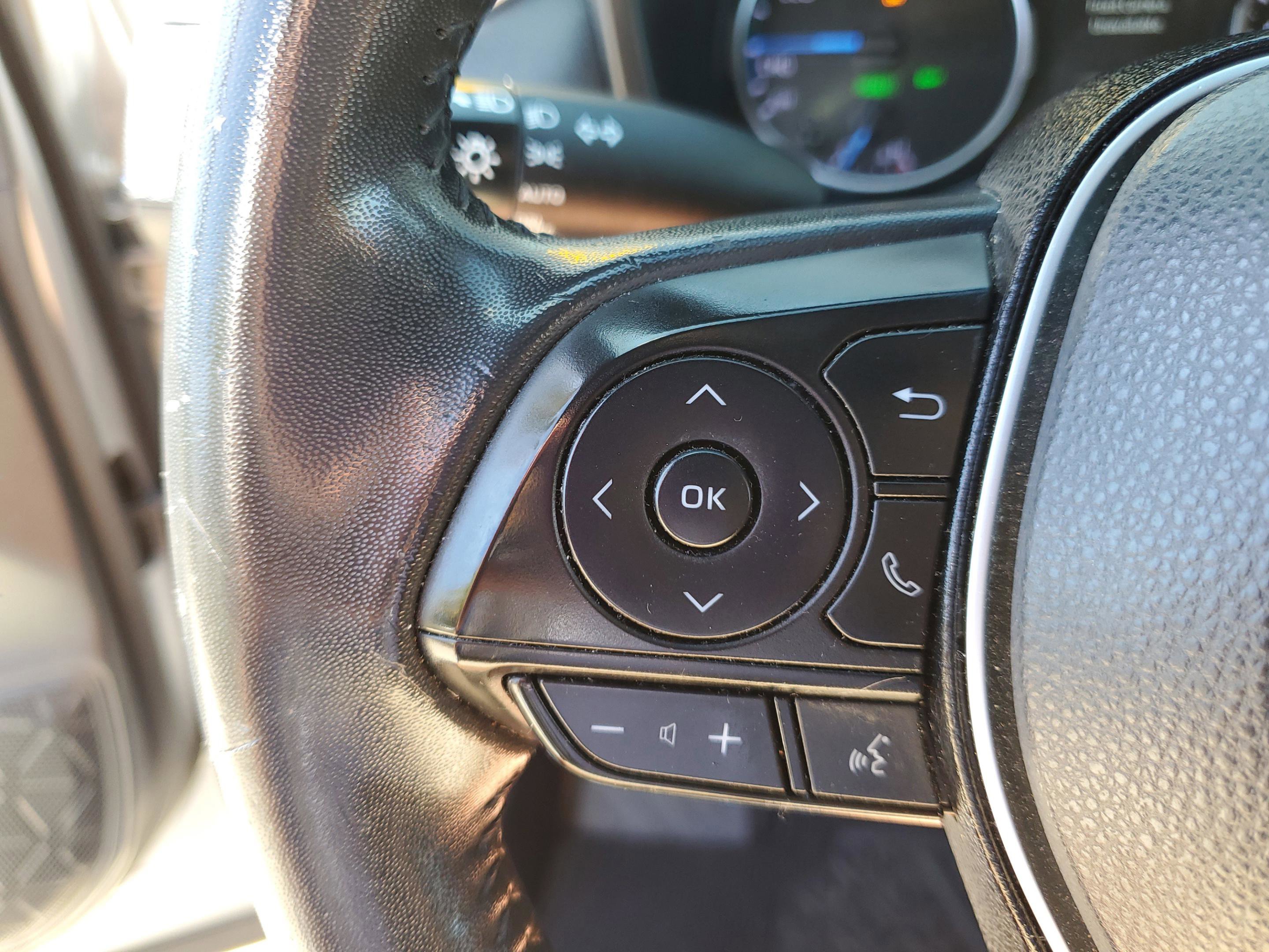 Used 2022 Toyota RAV4 SE image 15