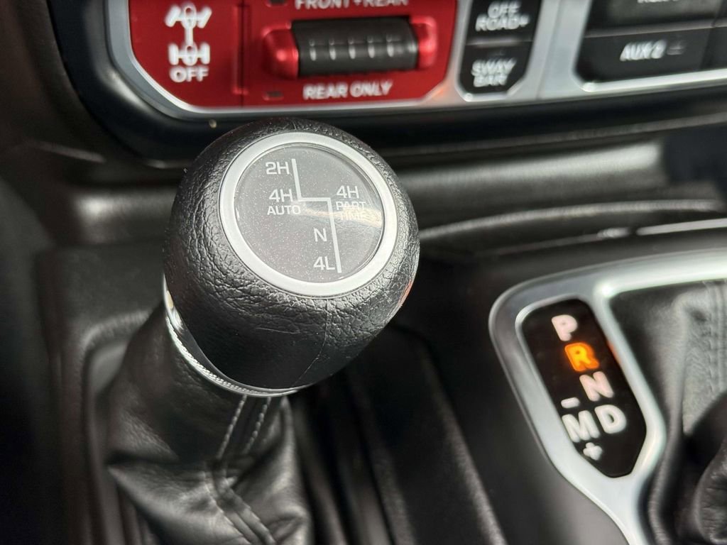 Certified 2024 Jeep Wrangler Unlimited Rubicon 4xe AWD/4WD image 30