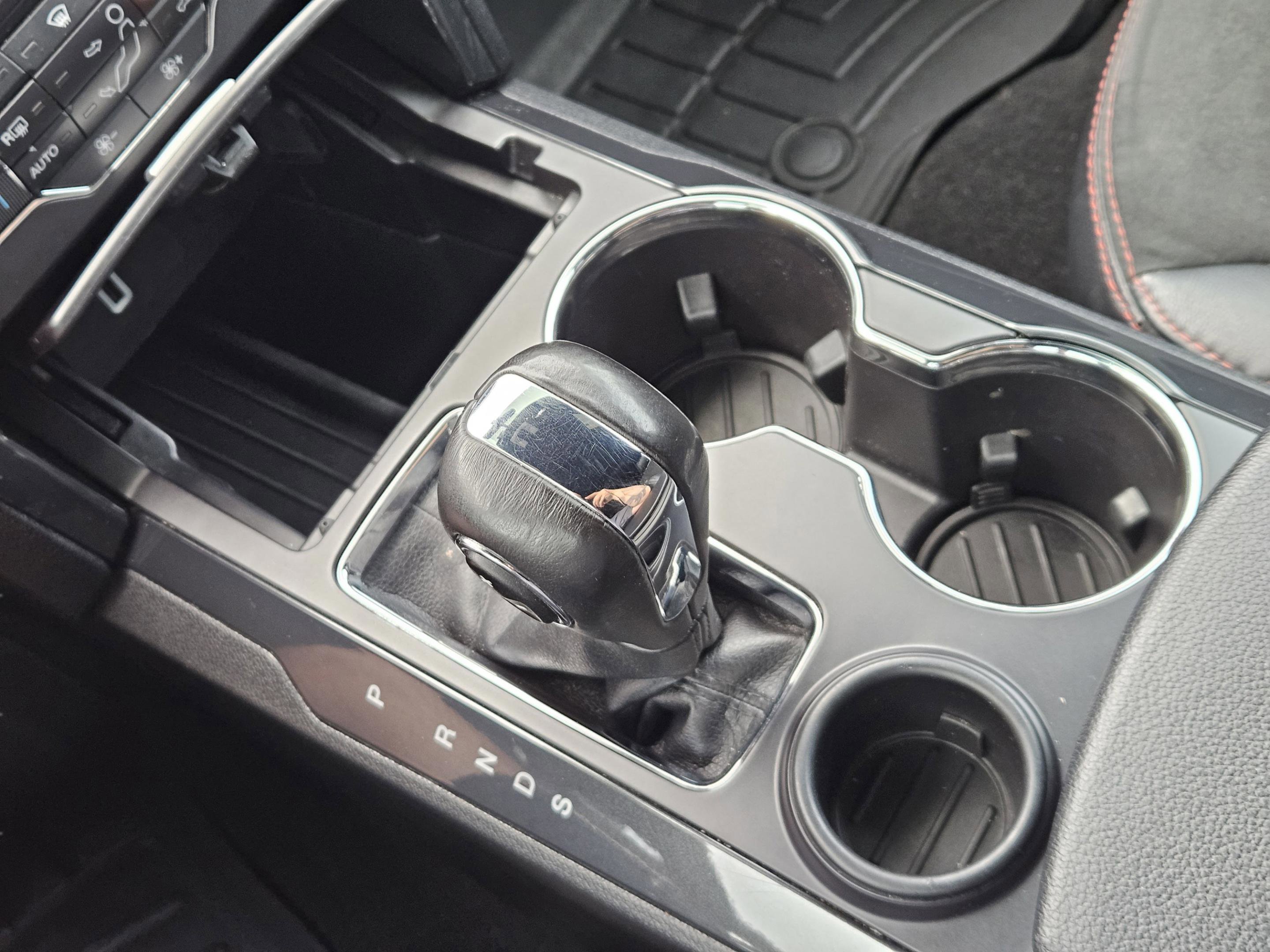 Used 2019 Ford Explorer XLT w/ Equipment Group 202A image 18