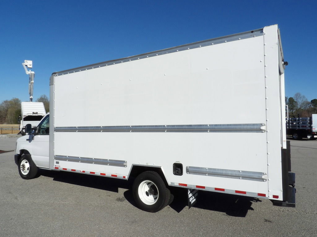Used 2021 Ford E-350 and Econoline 350 Super Duty RWD image 4