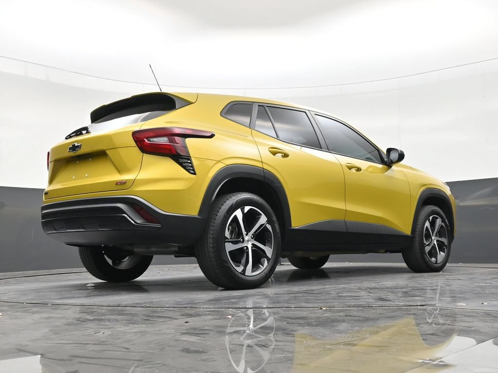 Used 2024 Chevrolet Trax RS FWD image 24