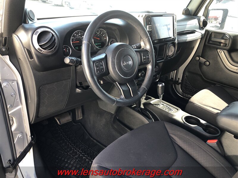 Used 2013 Jeep Wrangler Unlimited Sport w/ Connectivity Group AWD/4WD image 10