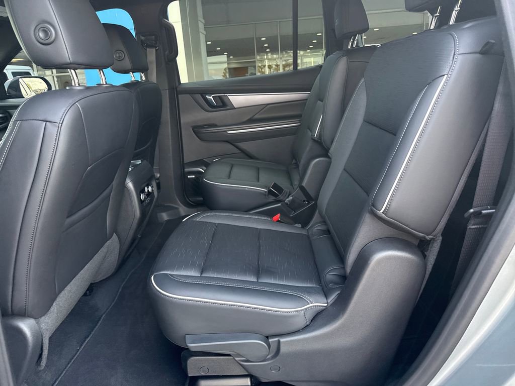 Used 2025 Buick Enclave Sport Touring image 27