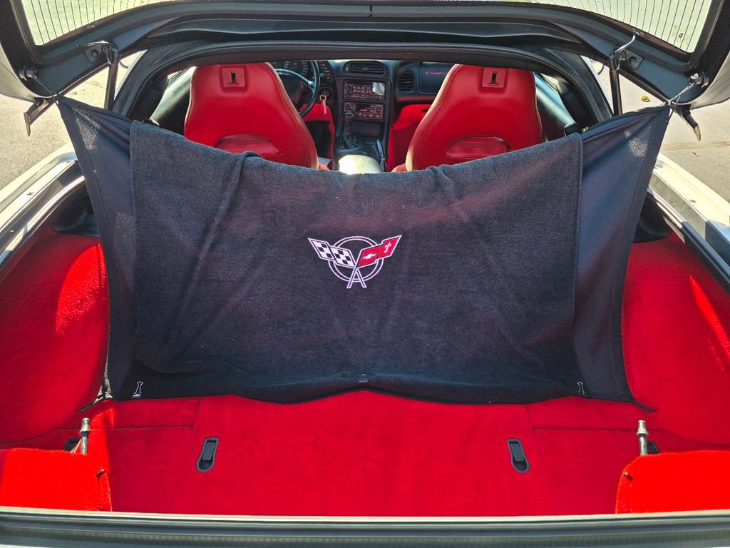 Used 2004 Chevrolet Corvette Coupe w/ Preferred Equipment Group image 33