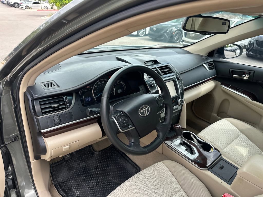 Used 2014 Toyota Camry XLE w/ Convenience Package FWD image 26