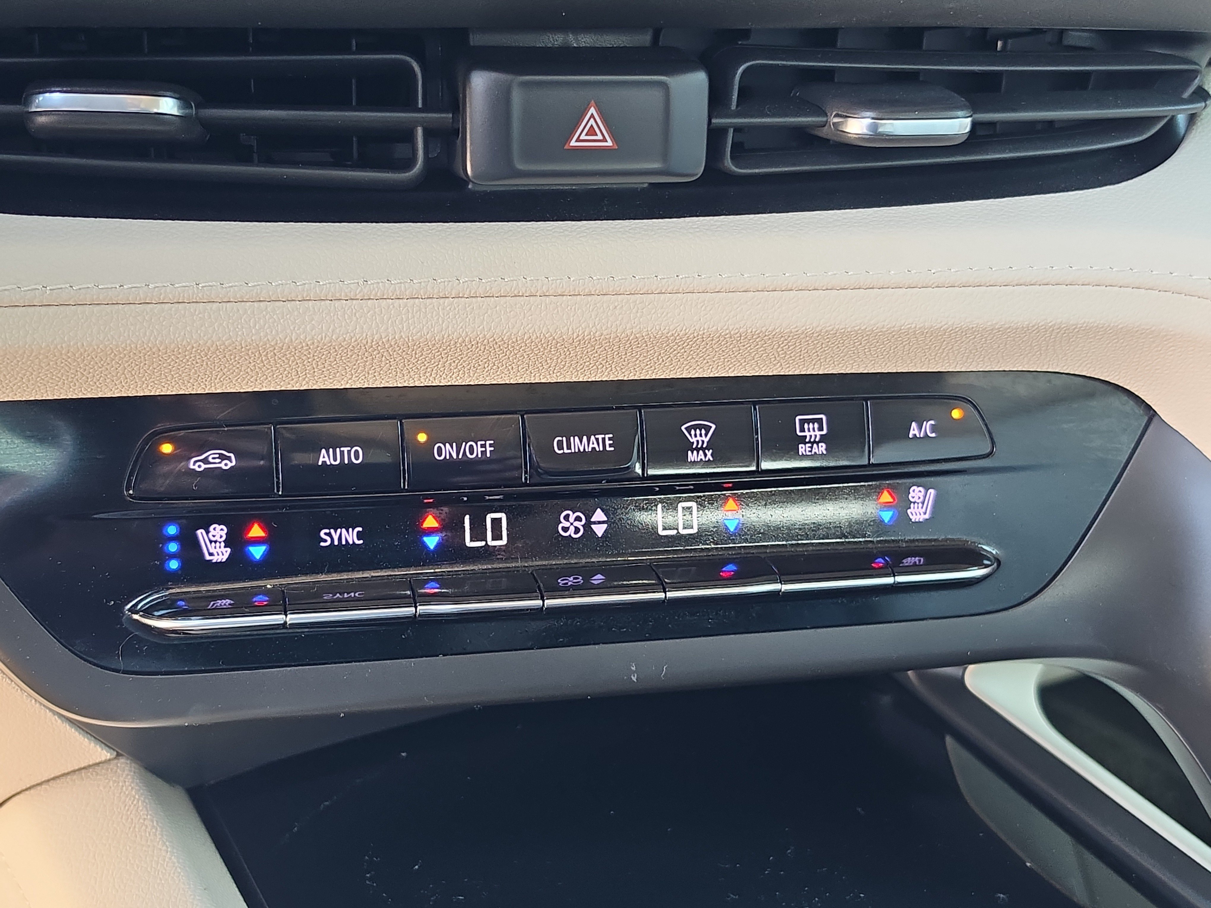 Certified 2023 Buick Envision Avenir FWD image 27