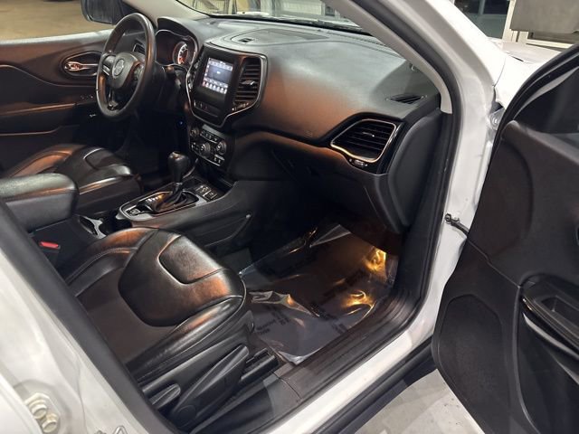 Used 2020 Jeep Cherokee Altitude image 31