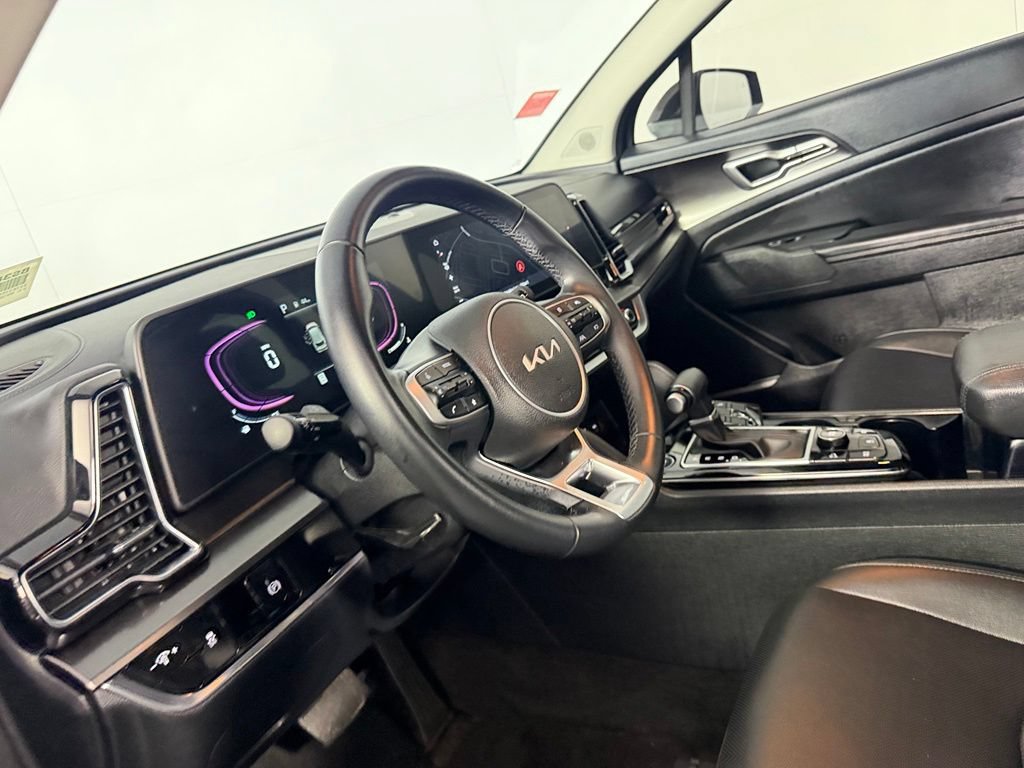 Used 2025 Kia Sportage EX FWD image 21