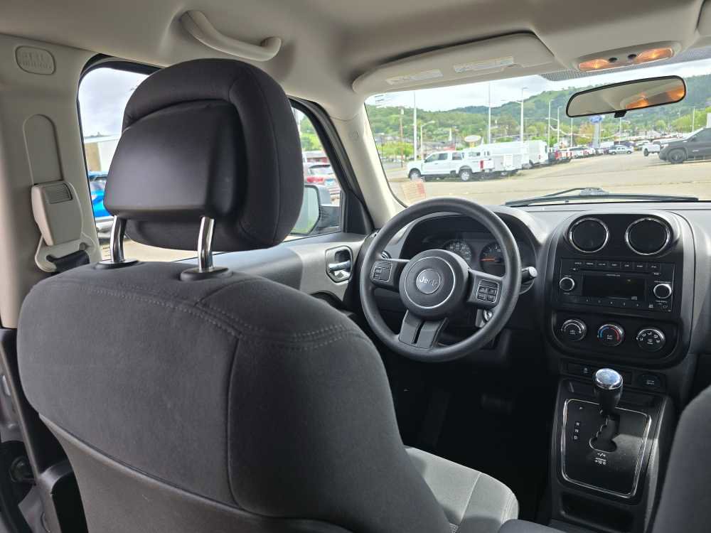 Used 2011 Jeep Patriot Sport FWD image 11