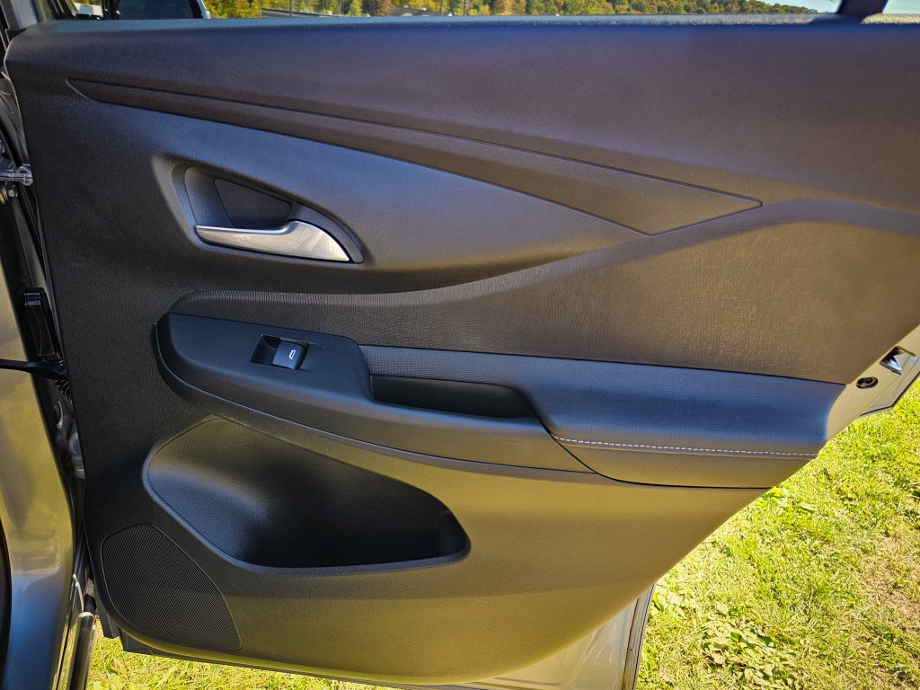Used 2024 Buick Envista Avenir FWD image 40