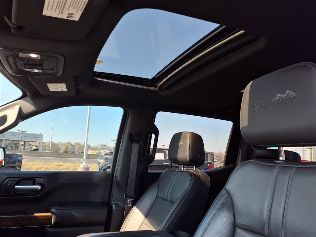 Used 2021 Chevrolet Silverado 1500 High Country w/ Technology Package image 28