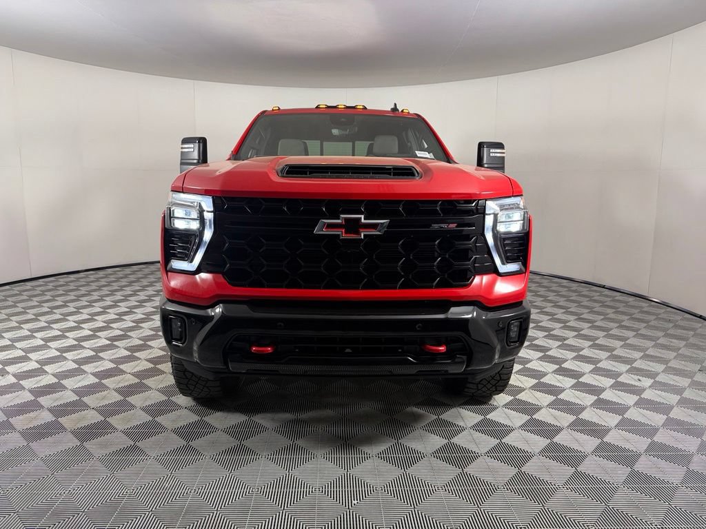 Used 2025 Chevrolet Silverado 2500 ZR2 w/ Technology Package AWD/4WD image 10