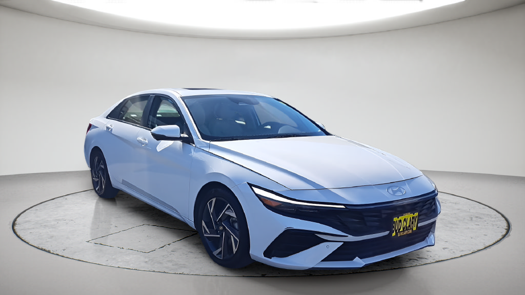 Used 2024 Hyundai Elantra Limited FWD image 3