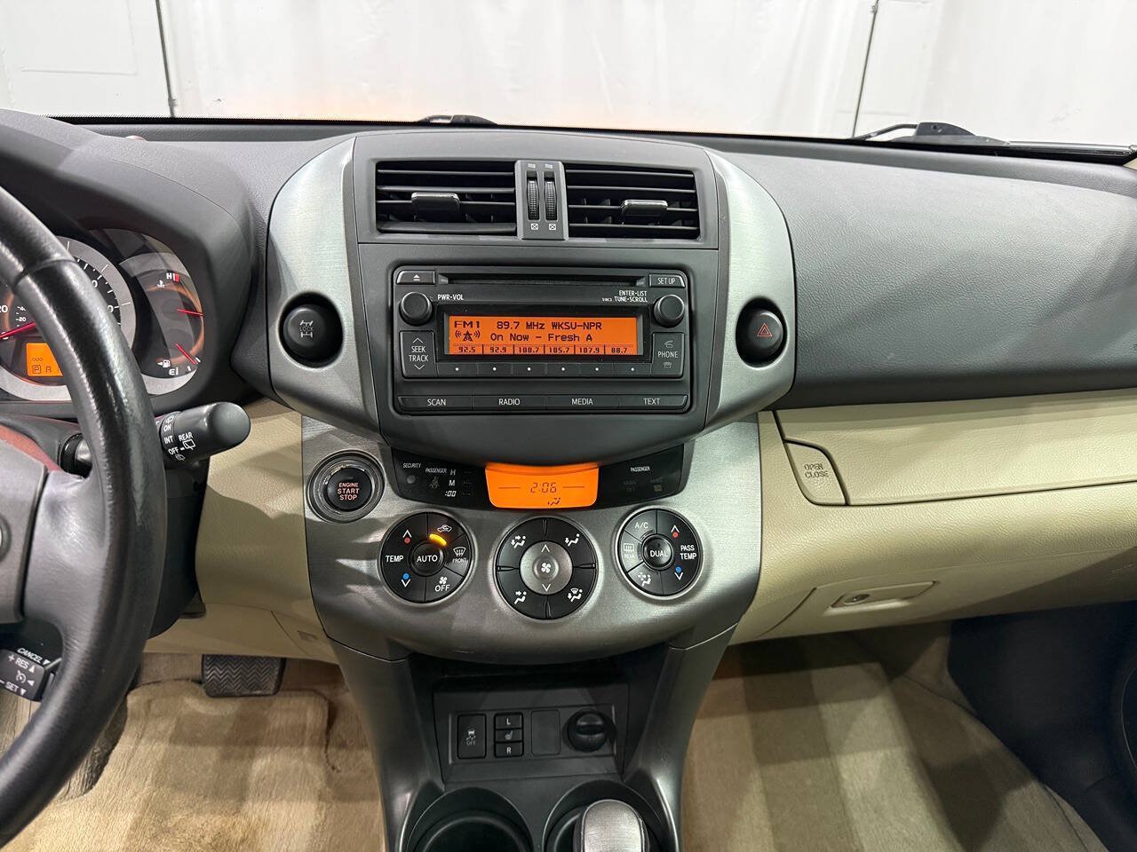 Used 2012 Toyota RAV4 Limited w/ Premium Plus Value Pkg AWD/4WD image 25