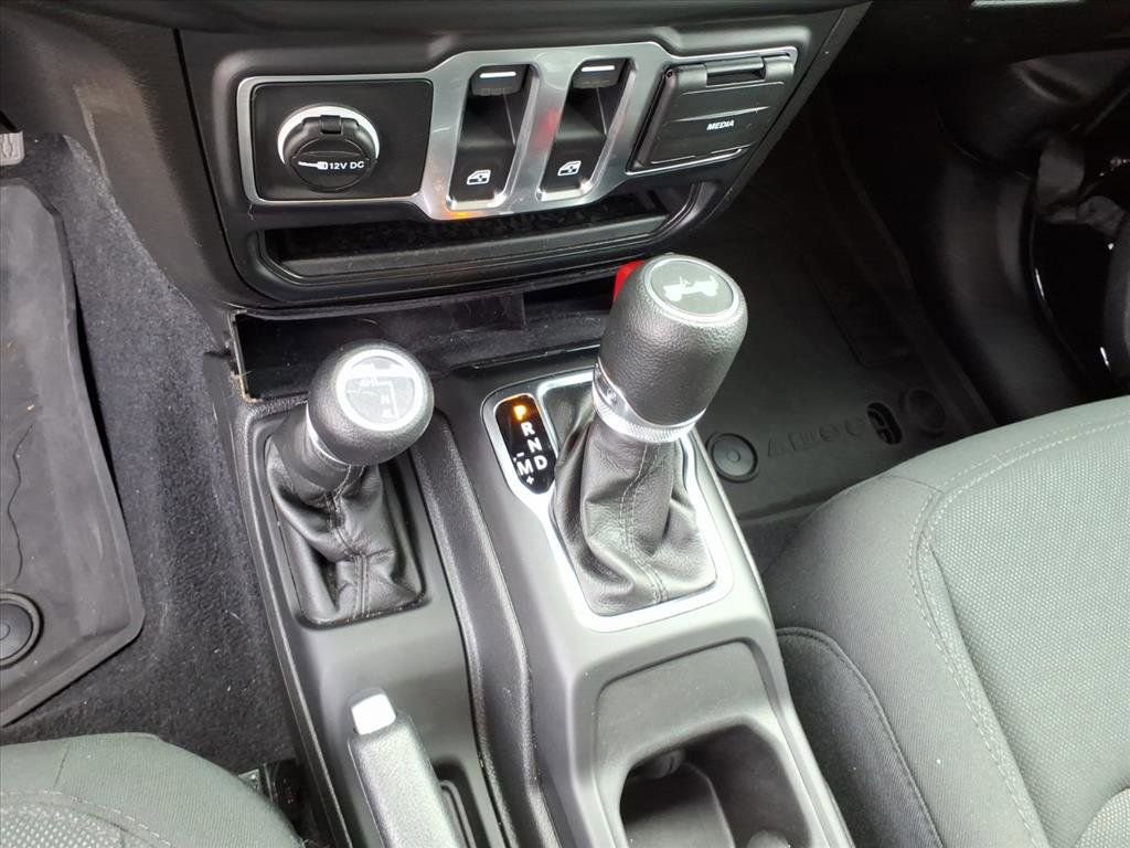 Used 2023 Jeep Wrangler Sport S image 28