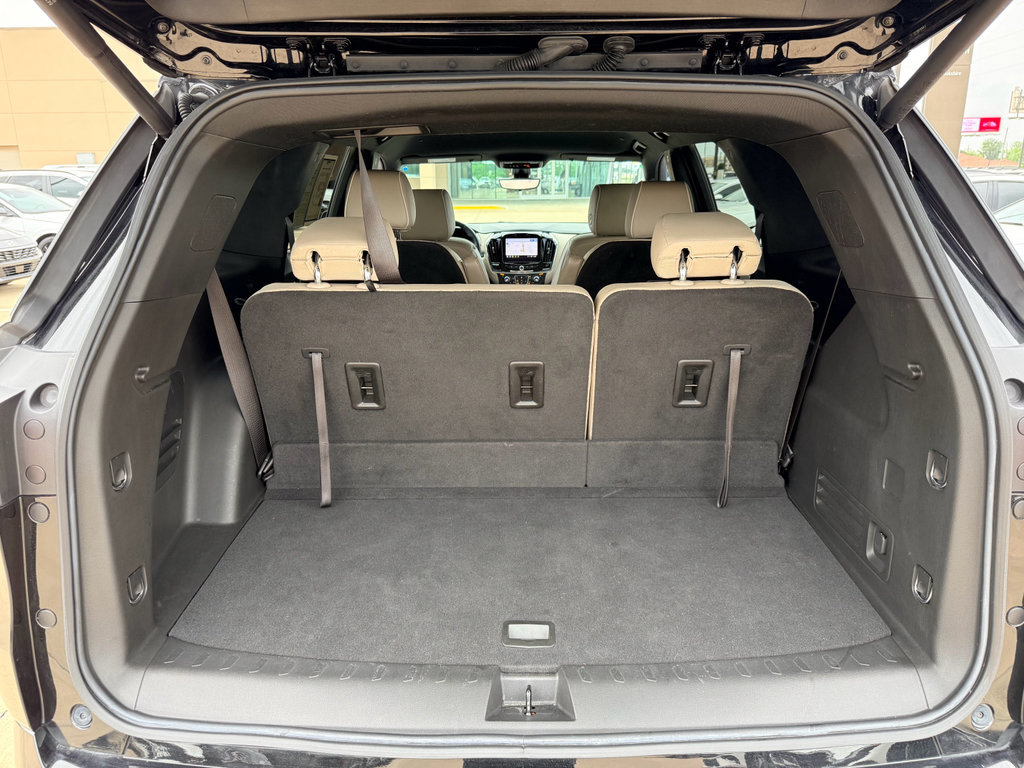 Used 2023 Chevrolet Traverse Premier AWD/4WD image 31