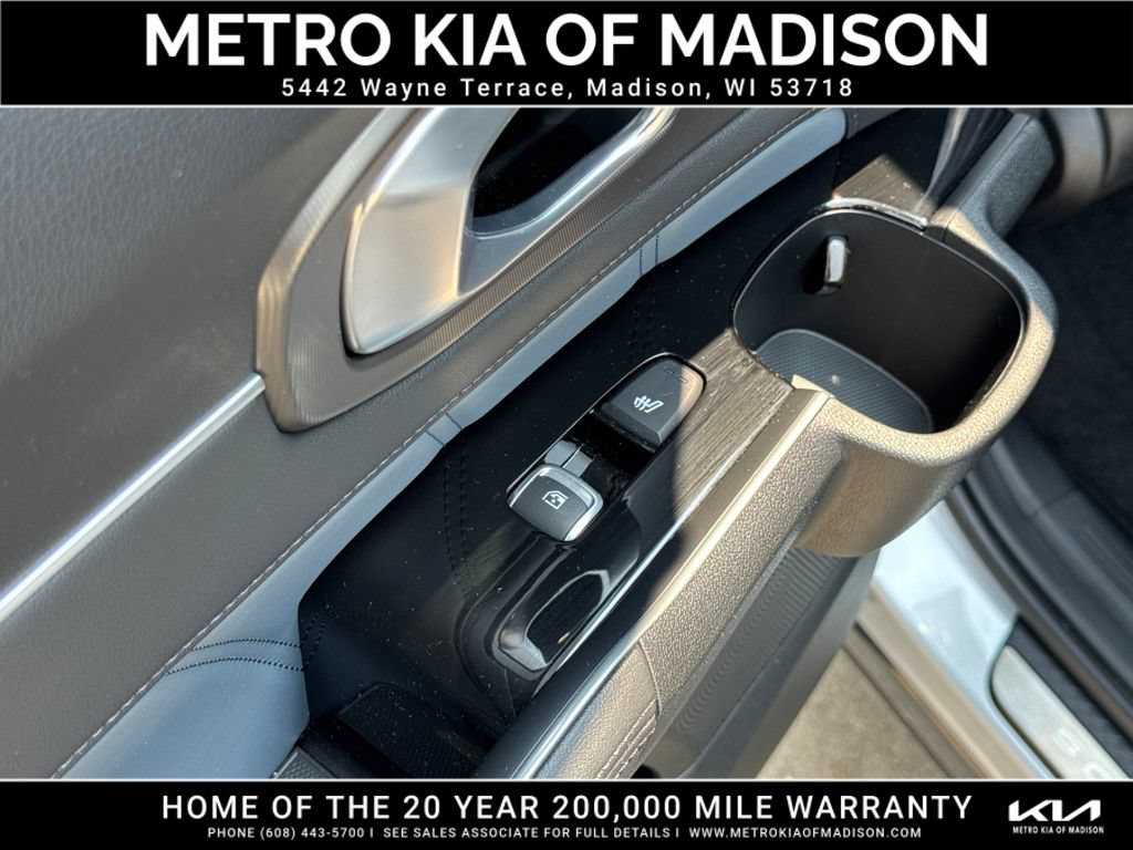 Used 2025 Kia Sorento SX Prestige AWD/4WD image 31