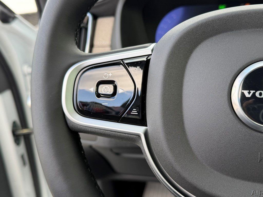 New 2026 Volvo XC90 B6 Plus w/ Protection Package Premier image 26