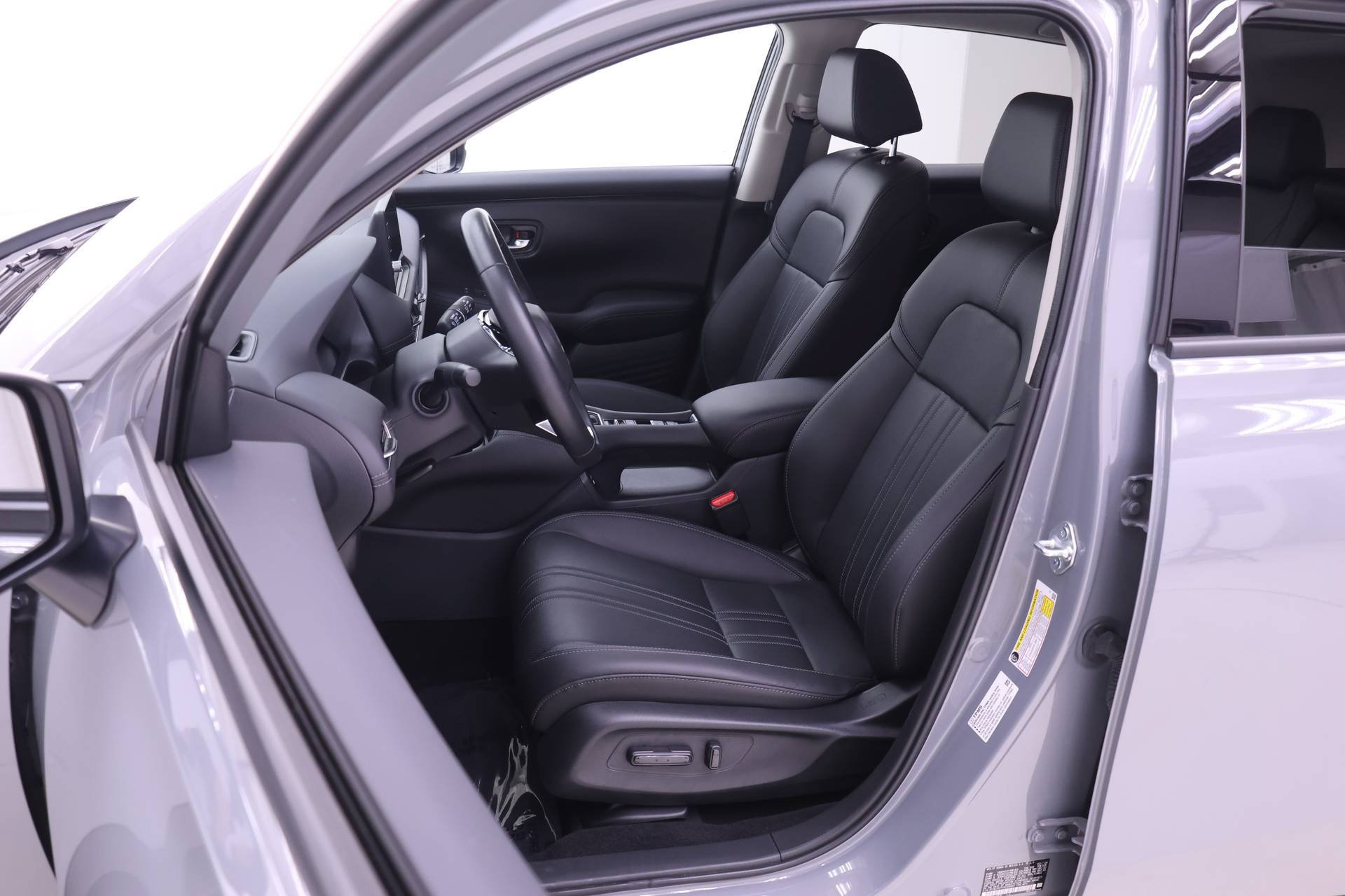 Certified 2026 Honda HR-V EX-L image 4