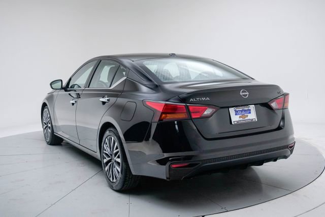 Used 2024 Nissan Altima 2.5 SV image 3