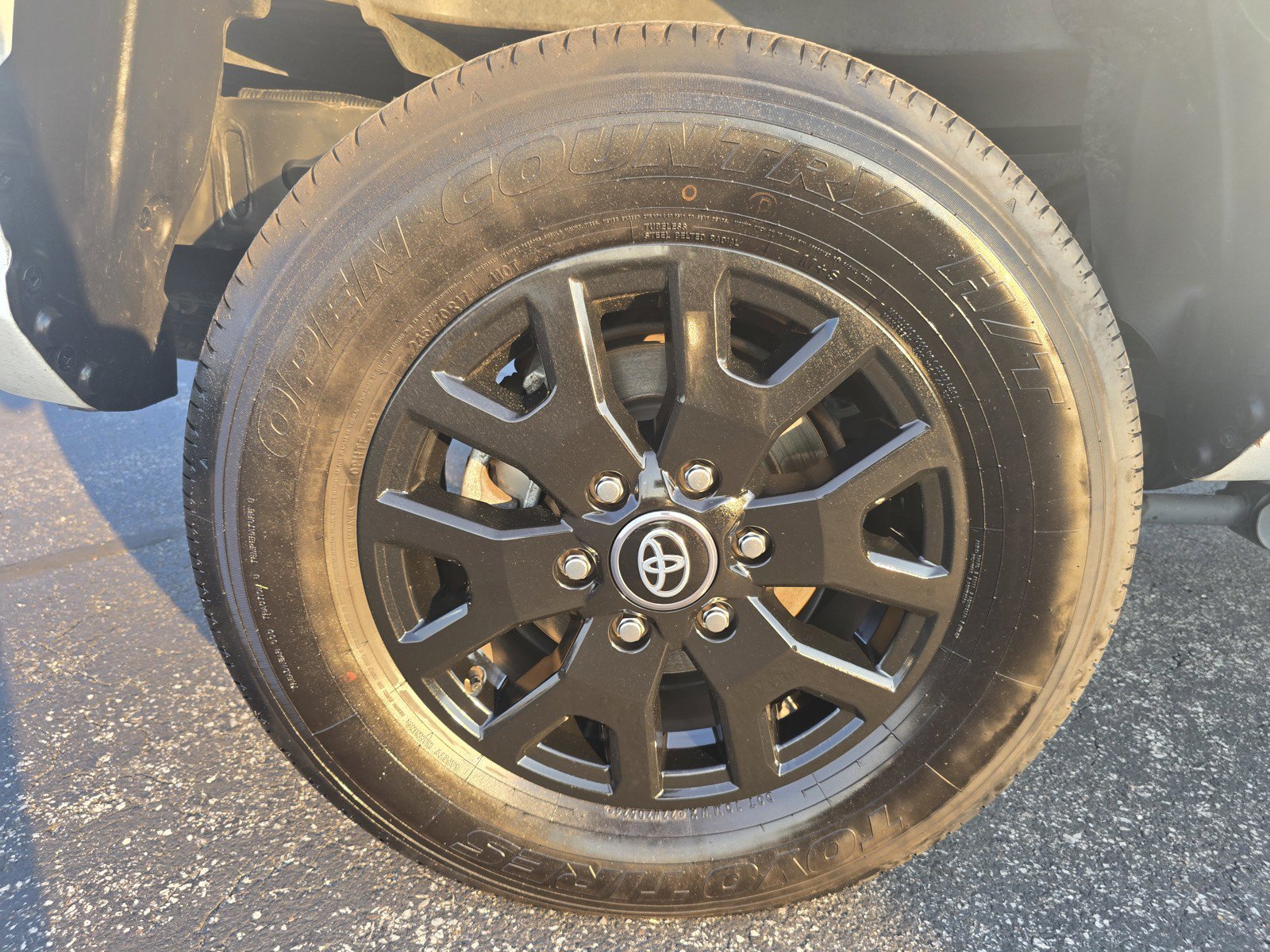 Used 2024 Toyota Tacoma SR5 AWD/4WD image 30