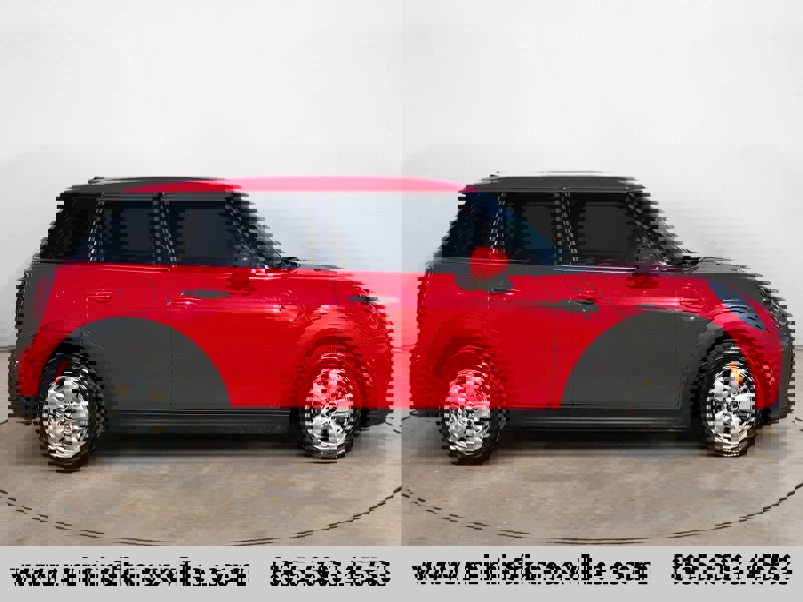 Used 2024 MINI Cooper 4-Door Hardtop image 2